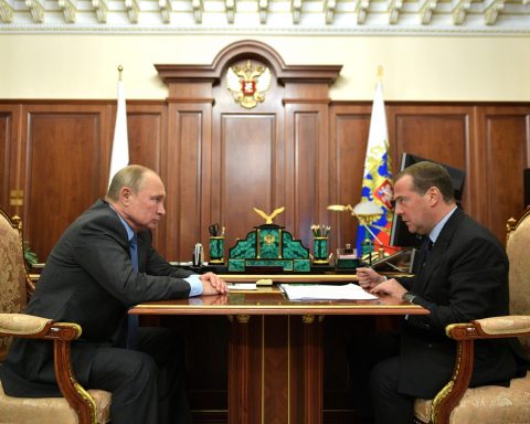Medvedev, șantaj nuclear versus sancțiuni penale