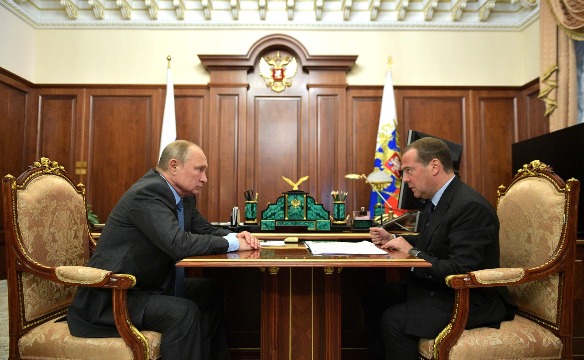 Medvedev, șantaj nuclear versus sancțiuni penale