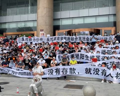 Protest anti-corupție în Henan, China