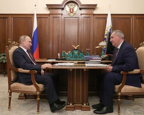 Rogozin, ex-Roscosmos, saltimbanc oficial la Kremlin
