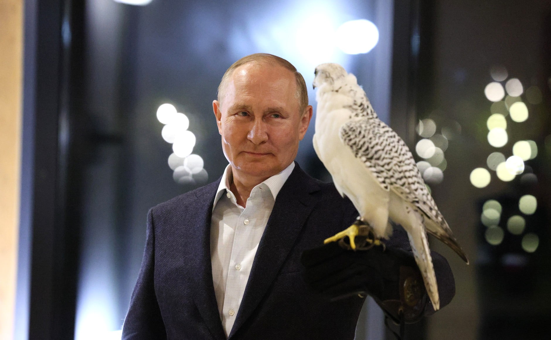 Popularitatea lui Putin scade la 77%
