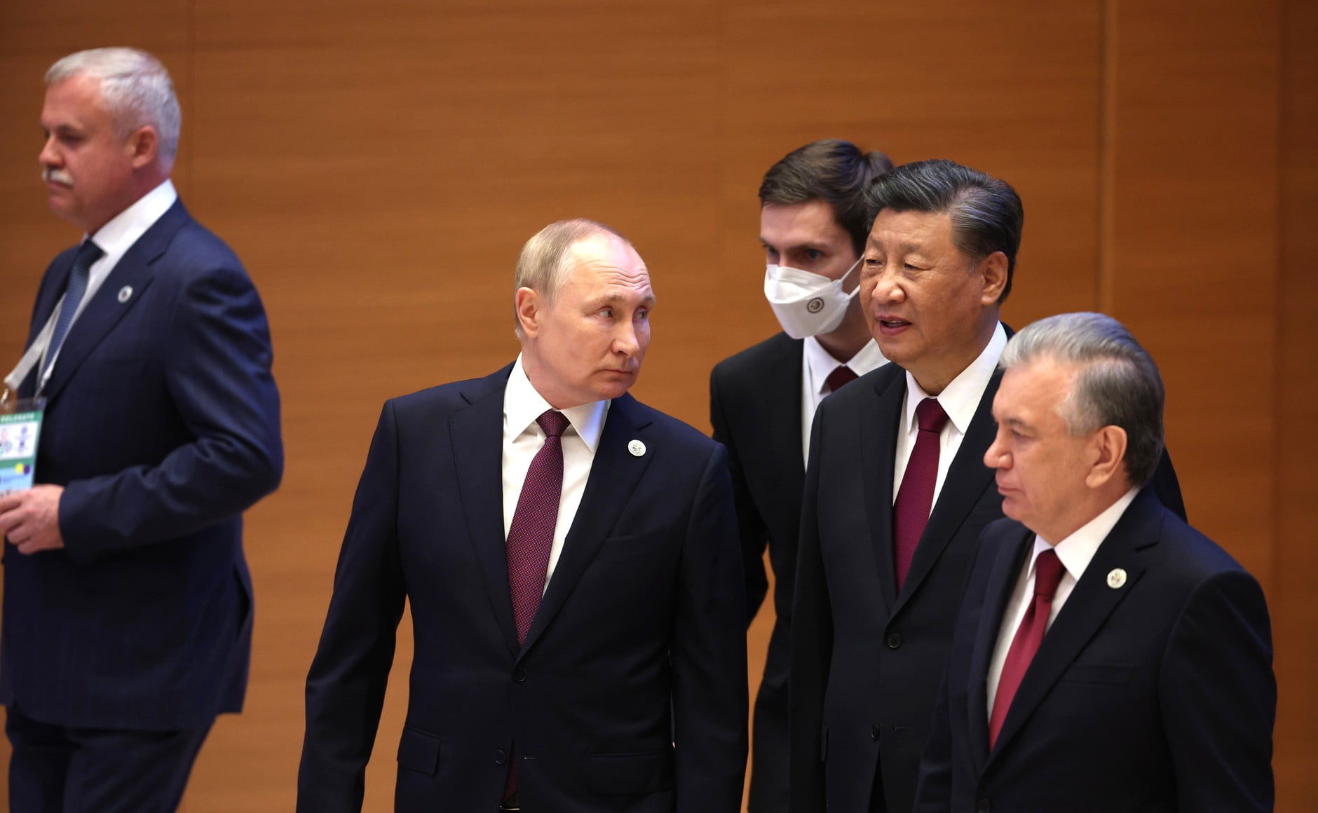 Putin amenință nuclear, Beijing cere armistițiu