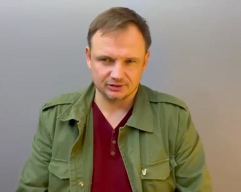 Delir poetic al unui oficial rus, Kirill Stremousov