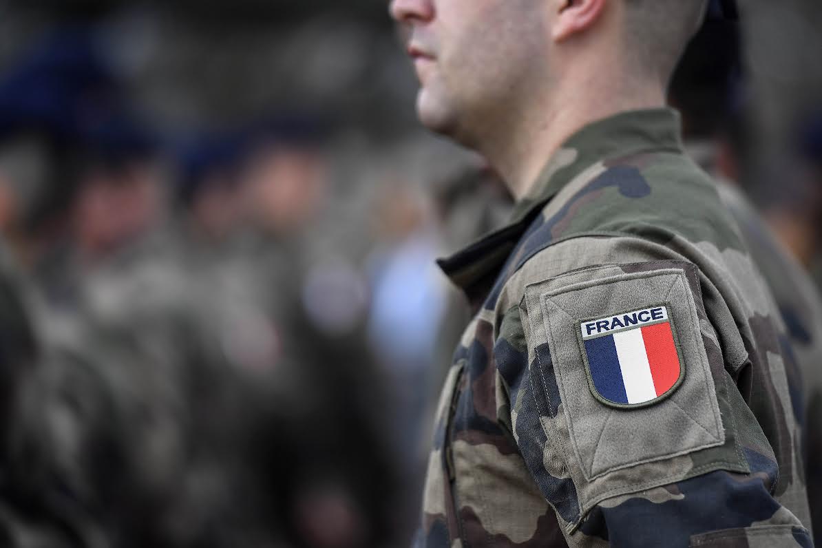 Cazul militarului francez mort: crimă, sinucidere?