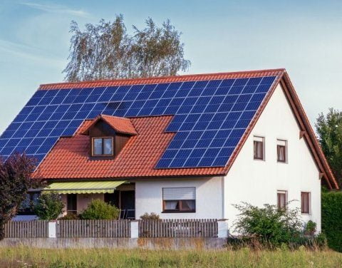 Panourile solare pe propriul acoperiș, eficiente?