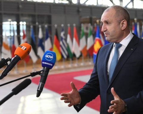 Rutte vrea evaluare MCV pentru Bulgaria