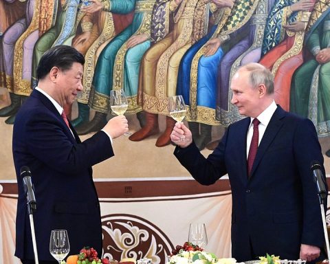 Rusia fură, China beneficiază de resurse