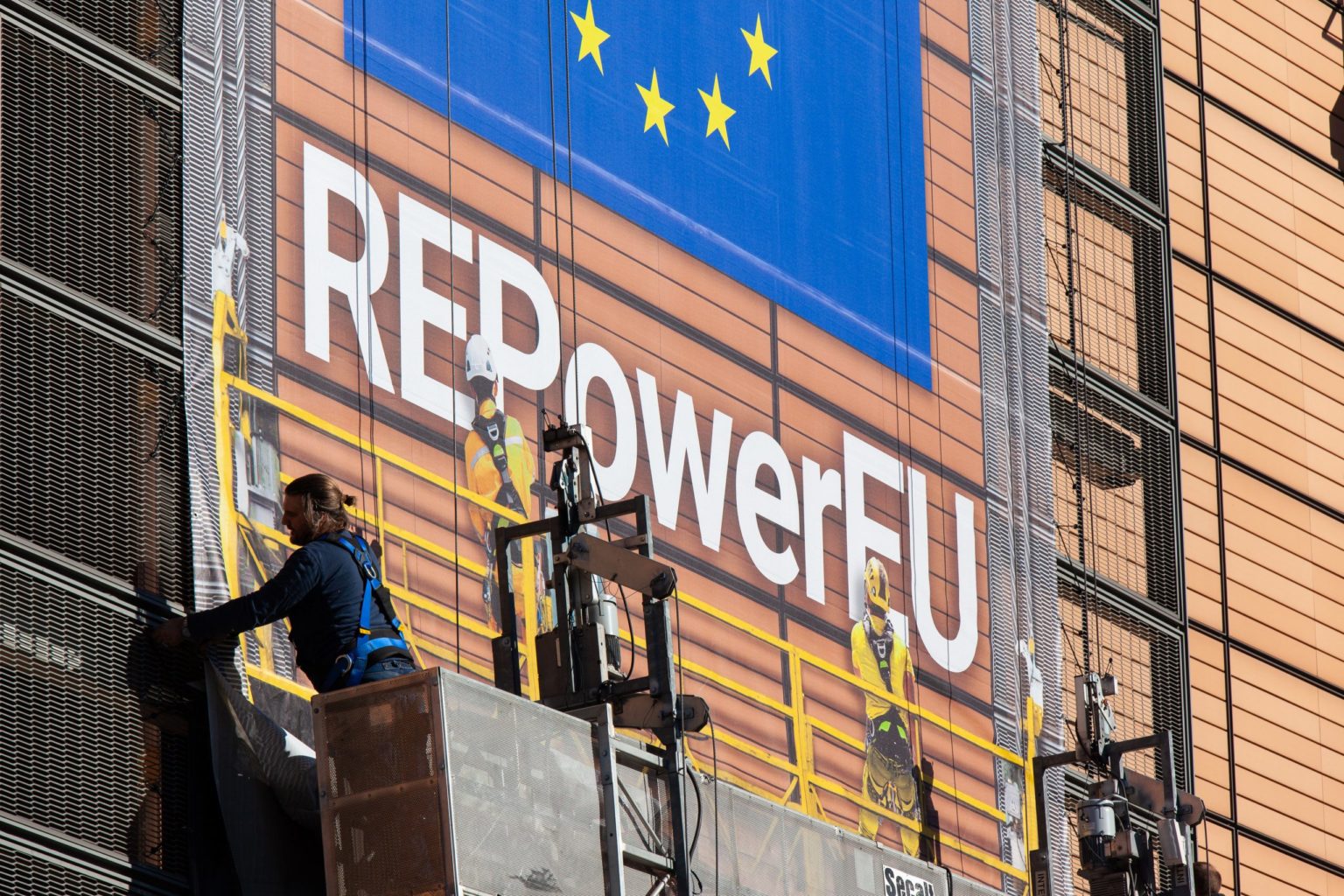 Activiștii critică propunerile României pentru REPowerEU