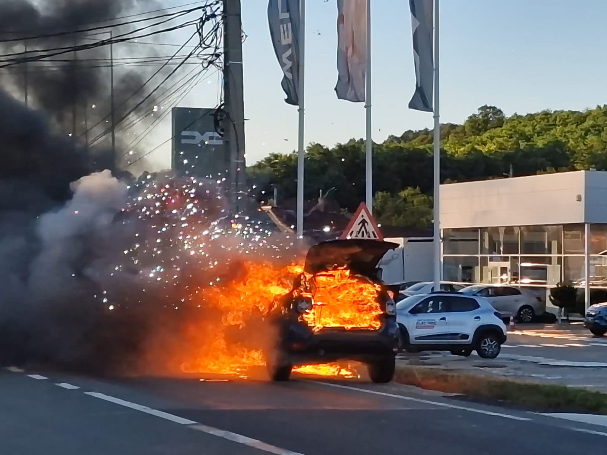 Mașina lui Radu Hossu, explozie devastatoare