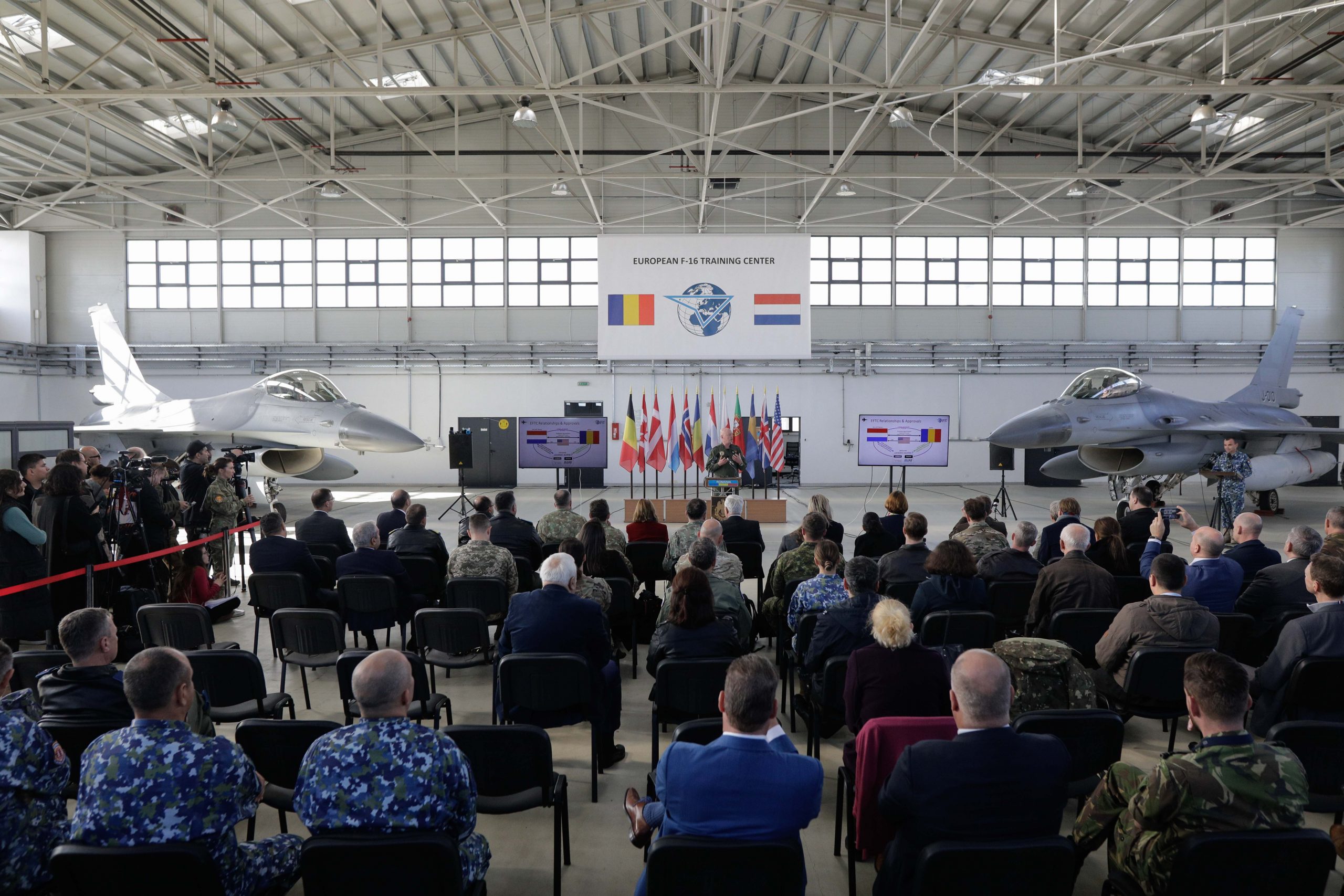 Centrul F-16 pentru piloți ucraineni, inaugurat