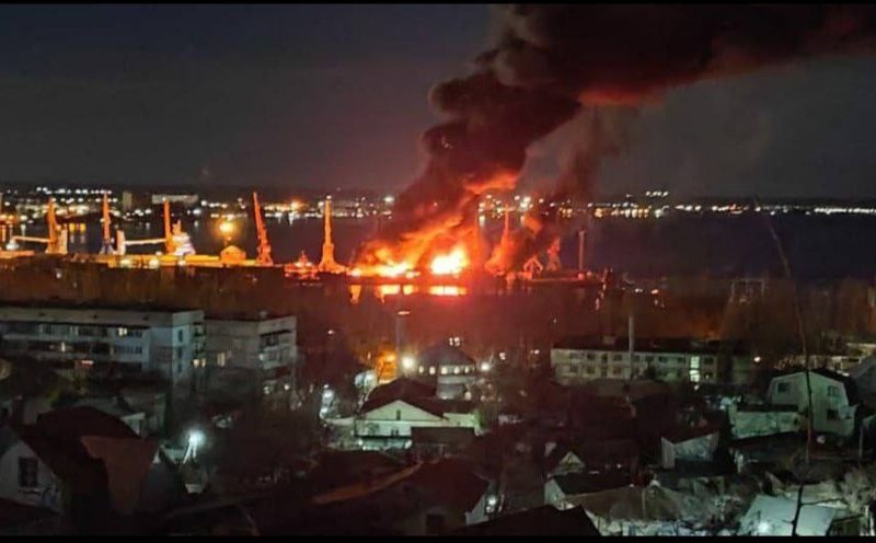 Navă militară rusească, distrusă în Crimeea