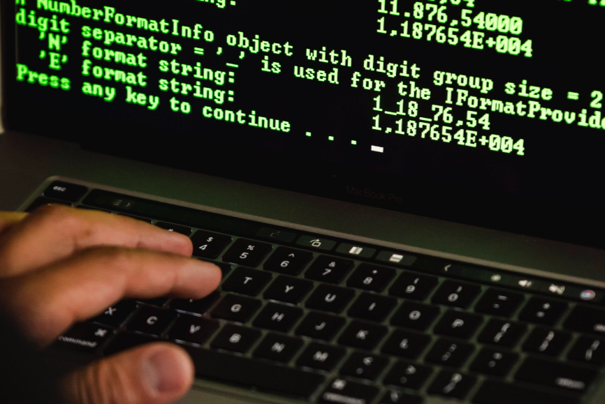 Hackerii Kremlinului au atacat e-mail-urile Microsoft
