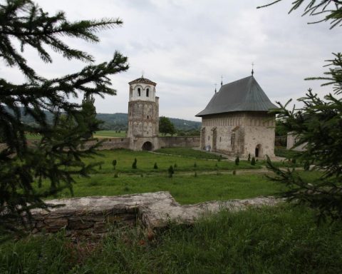 Biserica pierde procesul pentru Mănăstirea Dobrovăţ