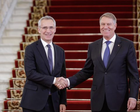 România a notificat NATO în legătură cu candidatura lui Iohannis la funcția de secretar general