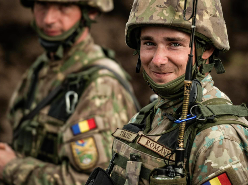 Armata obligatorie în România, presiuni externe