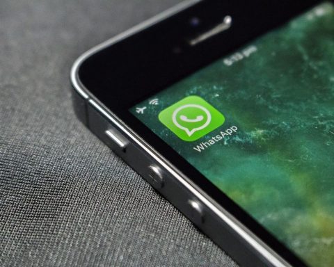 Escrocherie pe WhatsApp - telefonul copilului, pierdut