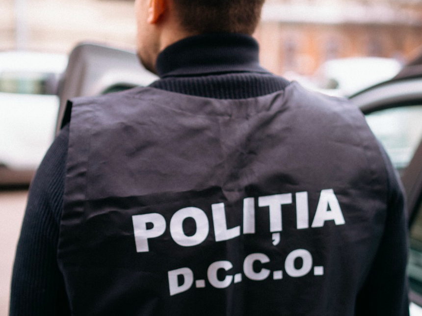 Polițist, vânzător de interceptări cu interlopi