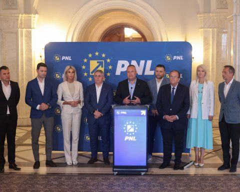 Ciucă, desemnat candidatul PNL la prezidențiale