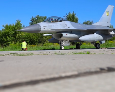 Primele F-16 au ajuns în Ucraina