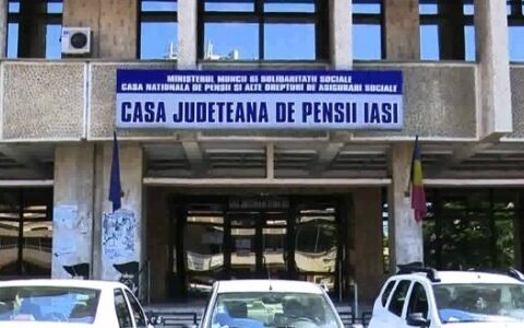 Pensionarii primesc banii înainte de Crăciun