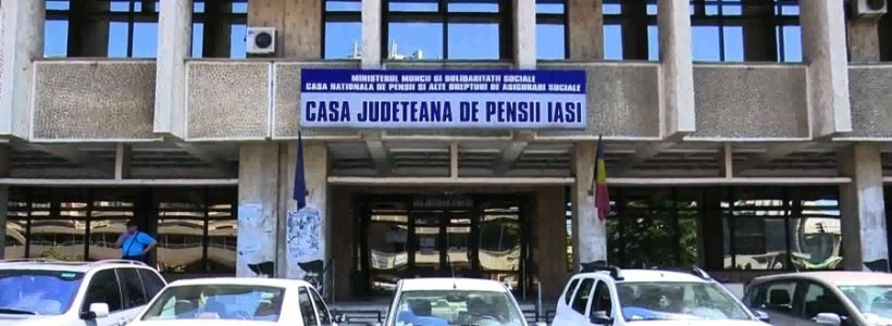 Pensionarii primesc banii înainte de Crăciun